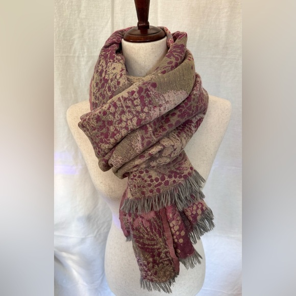Petrusse Pure Wool Mauve and Pink French Scarf 80x28” - Picture 9 of 11